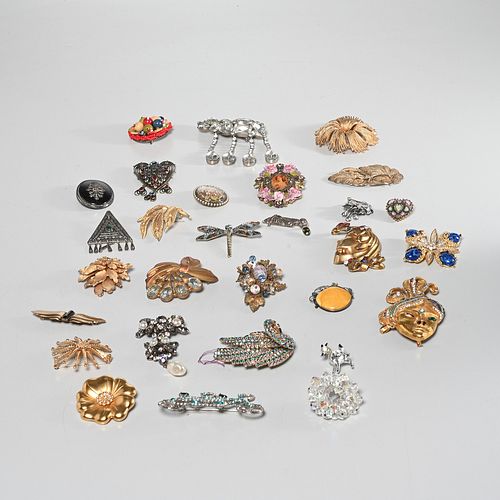 Nice collection costume brooches, incl. signed