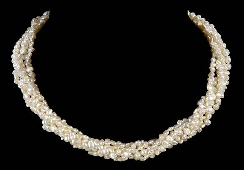 18kt. Pearl Necklace 