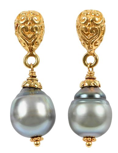 18kt. Pearl Earrings 