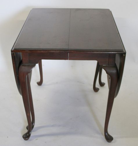Antique Mahogany Queen Anne Drop Leaf Table.