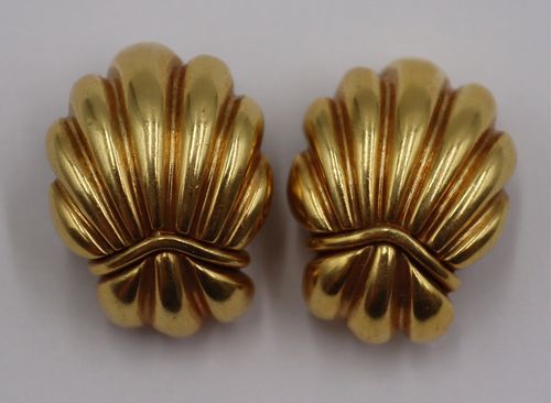JEWELRY. Pair of 18kt Gold Shell Form Ear Clips.