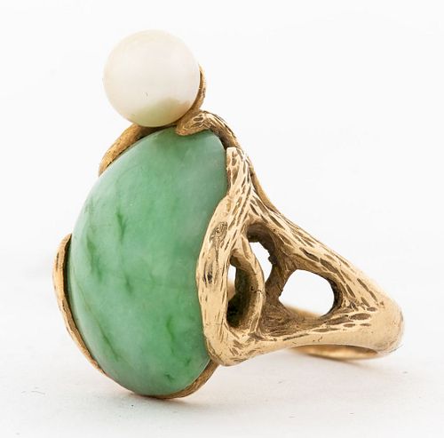 1970's 14K Yellow Gold Textured Jade & Pearl Ring