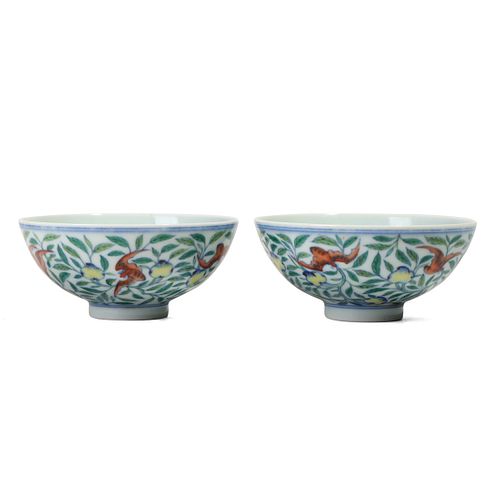 A PAIR OF FAMILLE-ROSE 'BATS' CUPS