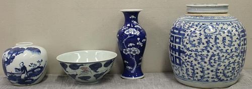 Lot of 4 Pieces of Chinese Porcelain.