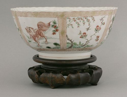A famille verte Bowl Kangxi (1662-1722) the fluted