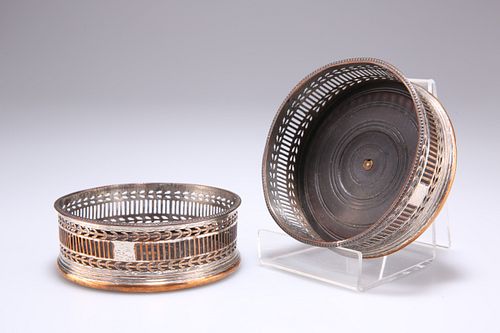 A PAIR OF OLD SHEFFIELD PLATE COASTERS, c.1790, circular pierced form with 