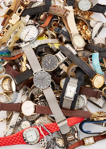 A LARGE QUANTITY OF FASHION WATCHES, FOR SPARES OR REPAIRS,?comprising a va