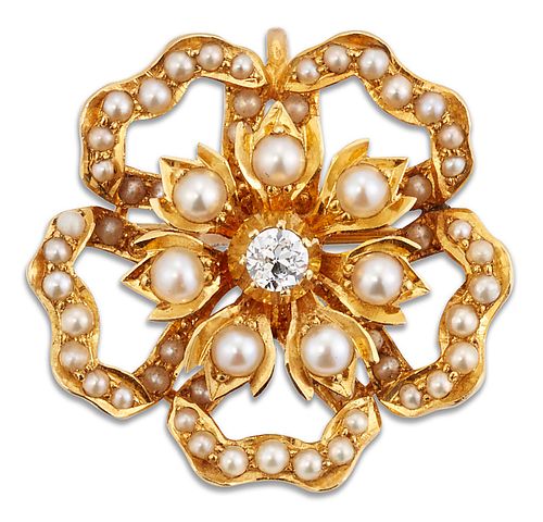 A LATE 19TH CENTURY DIAMOND AND SPLIT PEARL BROOCH PENDANT, an openwork flo