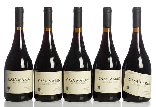 Five bottles Casa Marin-Lo Abarca Hills, vintage 2003.
Category: Red wine, Pinot Noir. D.O. San Antonio Valley. Lo Abarca (Chile).
Level: A.