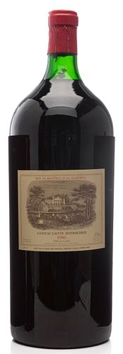 A bottle Methuselah (600cl) of Château Lafite Rothschild, 1986 vintage.
Category: red wine. Pauillac, Bordeaux.
Level: B.
Parker Guide: 100 points.
60