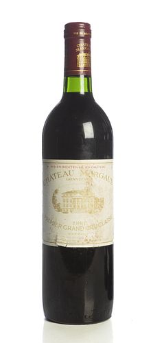 A bottle of Château Margaux Premier Grand Cru Classé 1986.
Category: red wine. Margaux, Bordeaux (France).
Level: B.