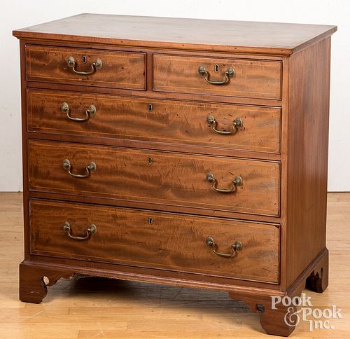 Federal mahogany chest of drawers, ca.1800