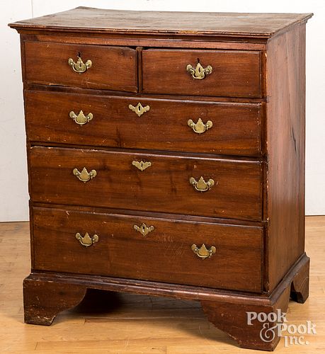 Queen Anne mahogany chest of drawers, 18th c.