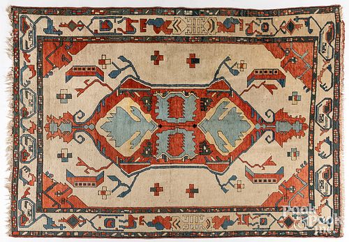Serapi style carpet