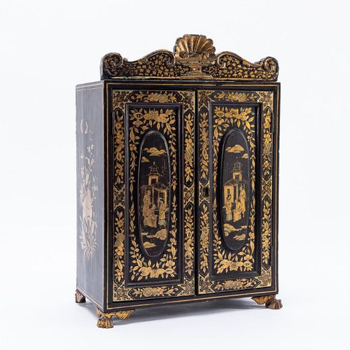 19TH C. CHINESE EXPORT LACQUERED TABLE TOP CABINET