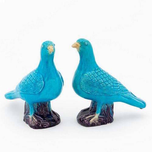 PAIR CHINESE EXPORT TURQUOISE GLAZED PIGEONS