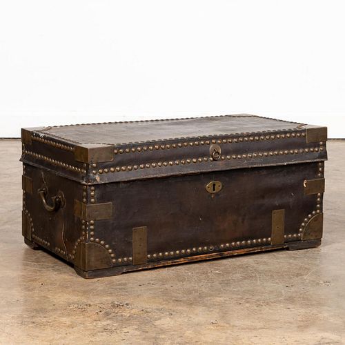 19TH C. CHINESE EXPORT CAMPHORWOOD TRUNK