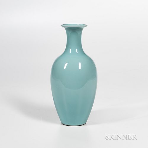 Sky Blue-glazed Vase