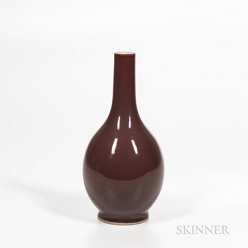 Peachbloom-glazed Bottle Vase