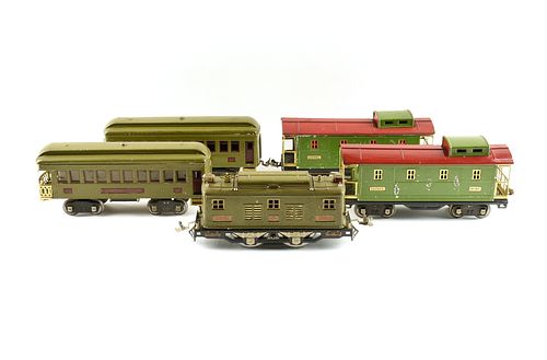 A GROUP OF FIVE VINTAGE LIONEL TRAIN CARS, 8E, 337, 338, 517, CIRCA 1925-1935,