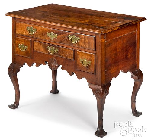 Pennsylvania Queen Anne walnut dressing table
