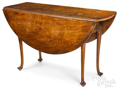 New England Queen Anne tiger maple drop-leaf table