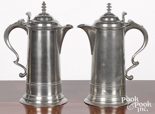 Pair of New York pewter flagons, 19th c.