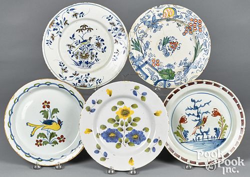 Five Delft polychrome plates, mid 18th c.