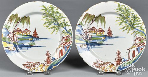 Pair of Delft polychrome plates, mid 18th c.