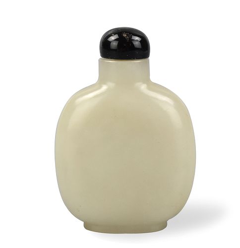 Chinese White Hetian Jade Snuff Bottle, Qing D.
