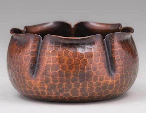 Roycroft Hammered Copper Scalloped Bowl c1920s