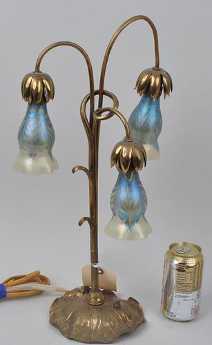 Art Nouveau Quezal Style Lamp