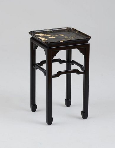 SMALL CHINESE BLACK LACQUER AND PARCEL-GILT TRAY TABLE