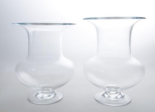 CLEAR GLASS CAMPANI-FORM VASE AND TWO GLASS GRADUATED FOOTED VASES