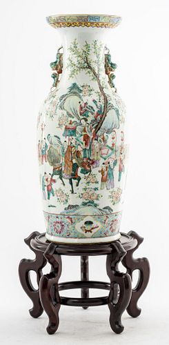 Chinese Export Famille Rose Large Porcelain Vase