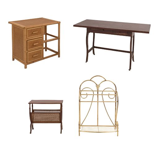 Lote mixto de 4 muebles. SXX Elaborados en madera y metal dorado. Consta de: credenza, toallero, mesa revistero y mesa de trabajo.