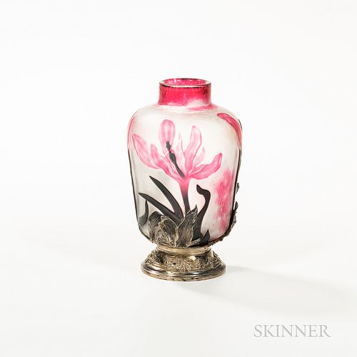 Daum Nancy Silver-mounted Cameo Glass Vase, Nancy, France, late 19th century, rose and dark rose tulip-form flowers sent on silvered sc