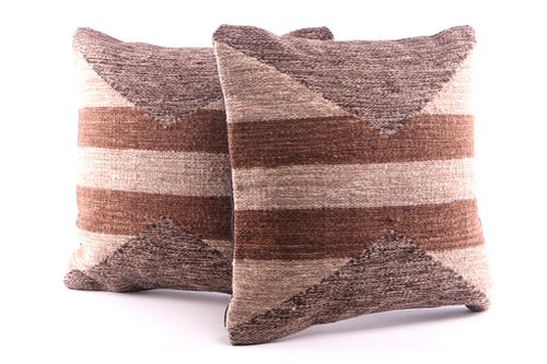 Zanzibar Bandas Wool Set of Pillows by Julia Ruiz