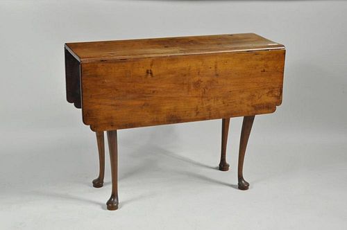 Queen Anne Notched Corner Drop Leaf Table