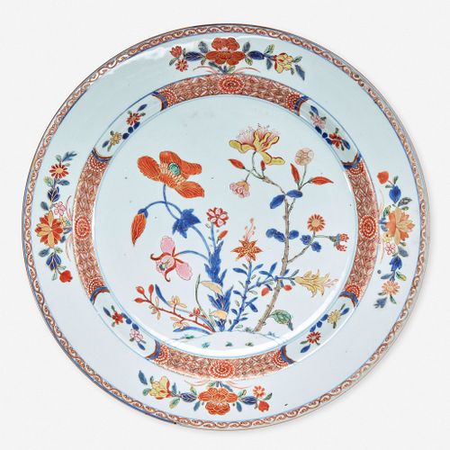 An unusual Chinese export porcelain "rose-verte" floral-decorated charger 五彩出口瓷大盘 Kangxi/Yongzheng period 清 康熙或雍正