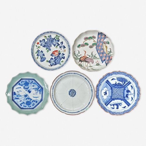 A group of eleven assorted Japanese porcelain dishes 日本伊万里烧瓷盘十一件 18th-19th century 十八至十九世纪