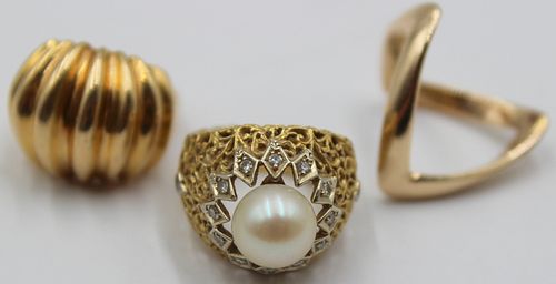JEWELRY. (3) Gold Rings Inc. a Diamond and Pearl