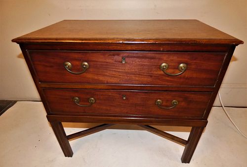 CHIPPENDALE CHEST ON STAND