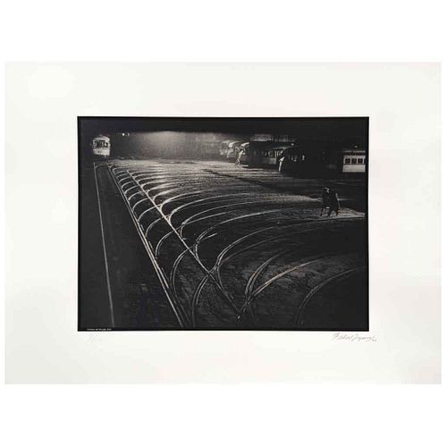 GABRIEL FIGUEROA, Víctimas del pecado, 1957,  Firmada y fechada 90, Fotoserigrafía 8/300, 56 x 76.5 cm, con sello. | GABRIEL FIGUEROA, Víctimas del pe