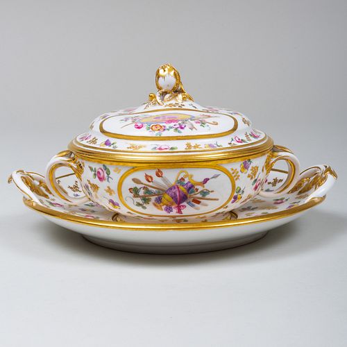 SÃ¨vres White Glazed and Gilt Porcelain Ã©cuelle and Cover with Underplate