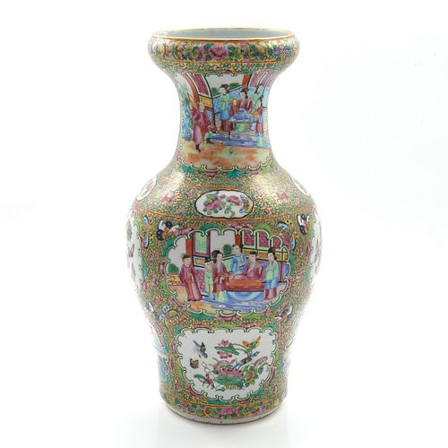 Chinese Famille Rose Decorated Vase