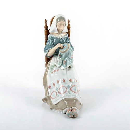 Embroiderer 1004865 - Lladro Porcelain Figurine