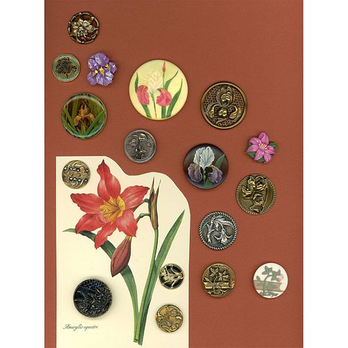 CARD OF ASSORTED MATERIAL DIV 1 & 3 BUTTONS OF FLOWERS