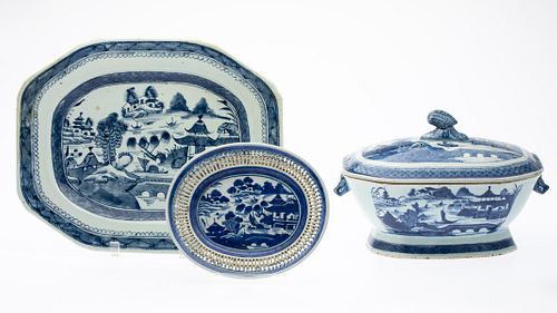 Chinese Export Blue & White Tureen, Platter & Plate