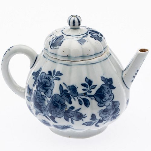 Chinese Blue and White Melon Shaped Teapot, 18th C